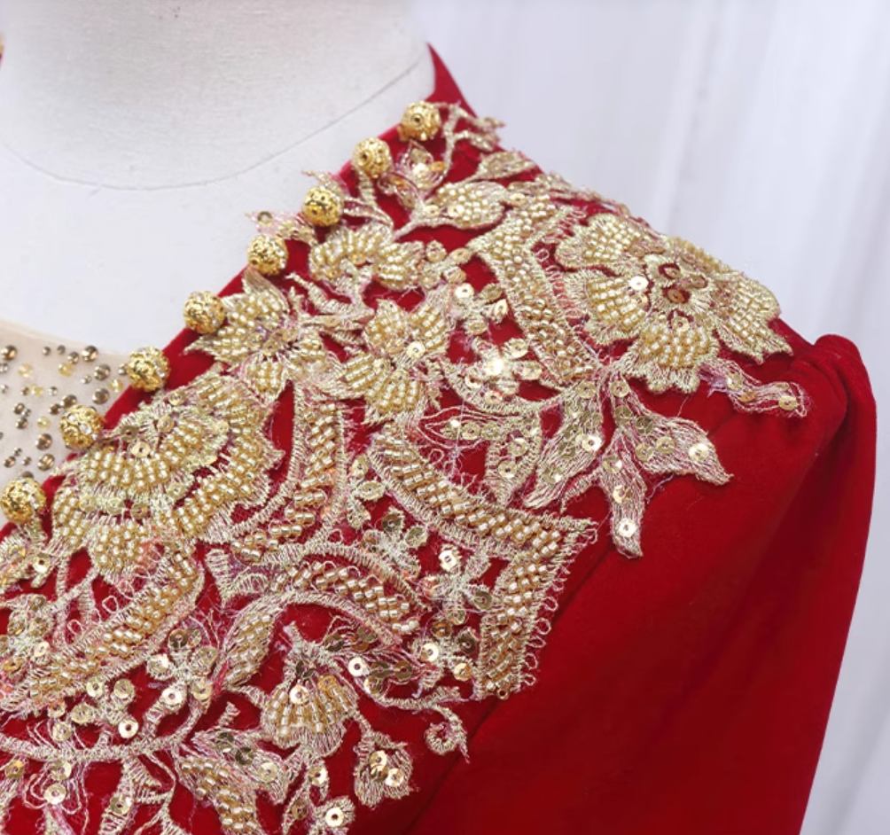 Bling A-Line Red Square Neck Sweet 16th Gowns Beading Sequins Long Sleeve Appliques Prom Dress AP4479