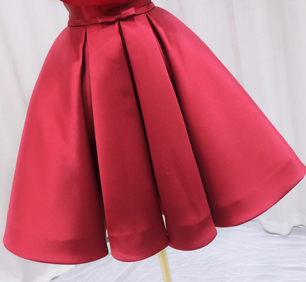 Splendid A-Line Strapless Birthday Dresses Bows Red Satin Pleated Homecoming Dress AP4648