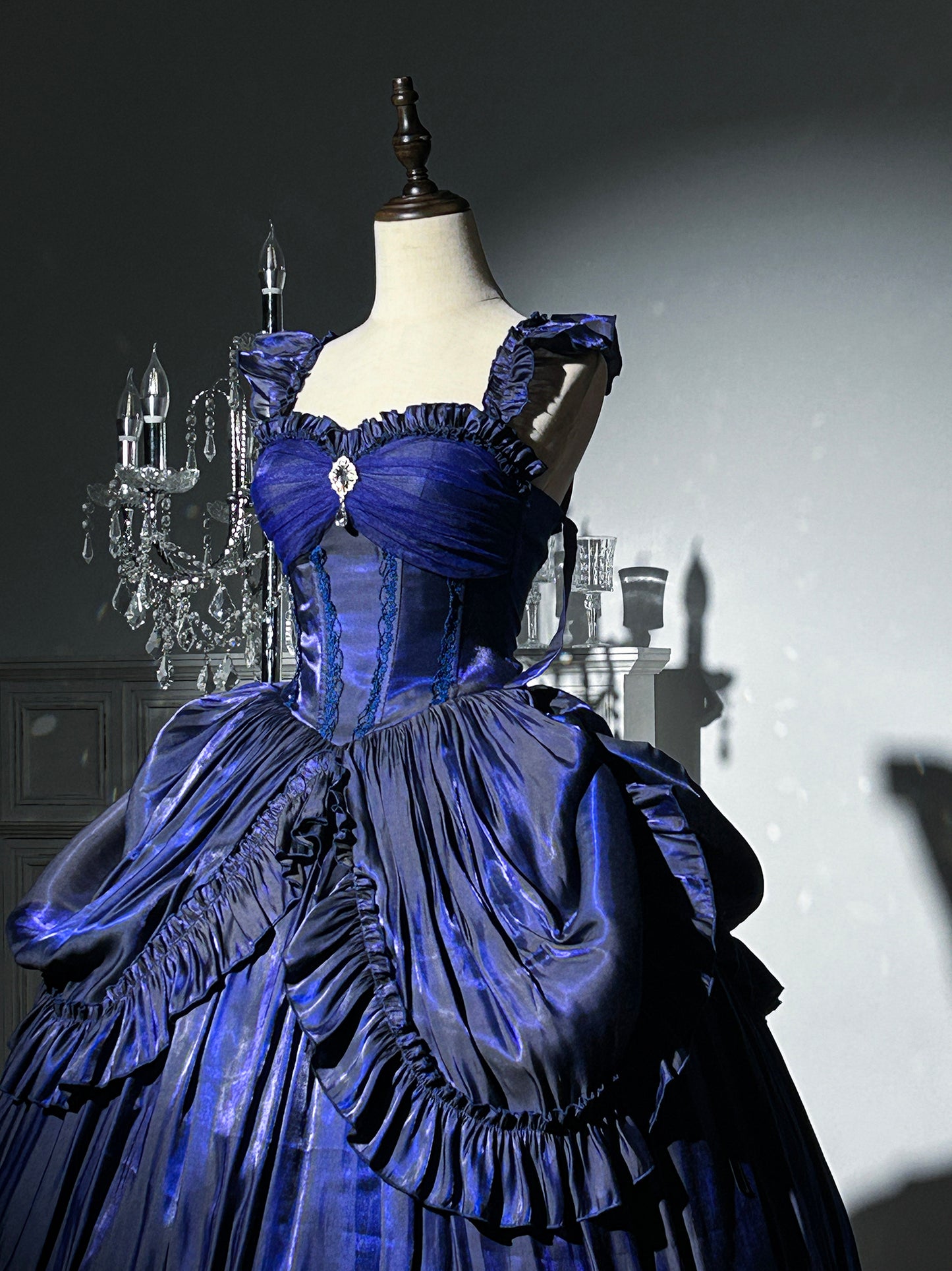Eye-Catching A-Line Spaghetti Strap Ruffled Sweet 16th Evening Dresses Crystal Design Prom Dress AP4863