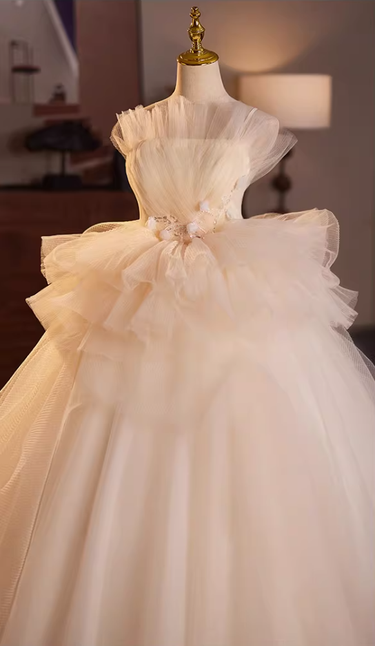 New Tendency A-Line Spaghetti Strap Bridal Gowns Appliques Sequins Tiered Tulle Wedding Dress AP5155