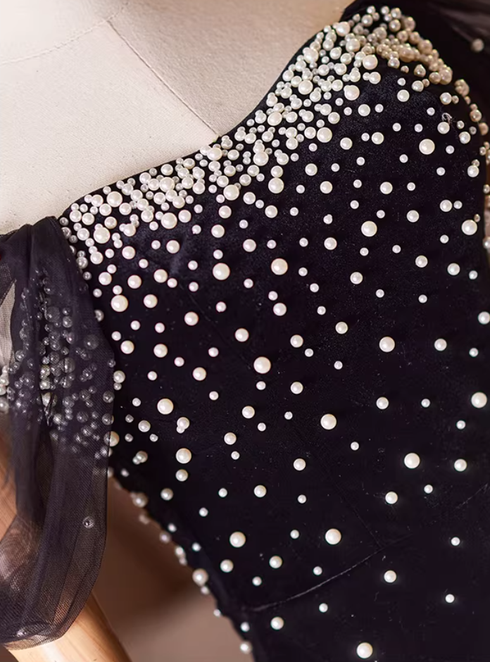 Alluring Off-Shoulder Evening Mermaid Gowns Pearls Black Velvet Prom Dress AP5189
