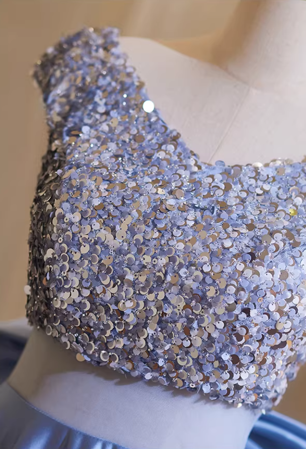 Ornate A-Line V Neck Sweet 16th Gowns With Bow Train Sequins Prom Dress AP5352