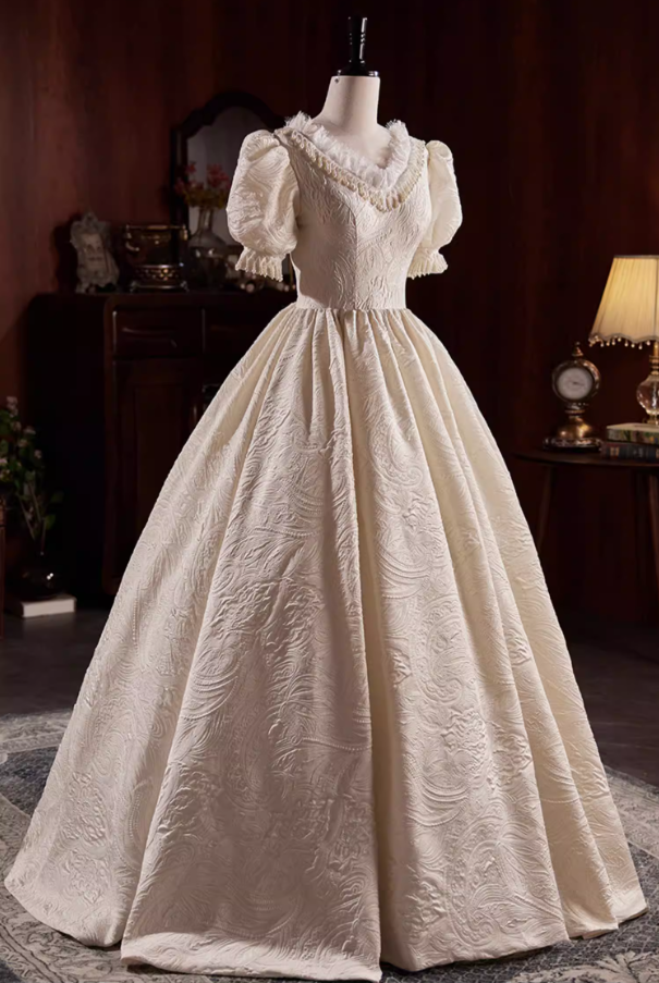 Fashionable A-Line Lace V Neck Textured Bridal Gowns Puff Short Sleeve Beading Wedding Dress AP5783