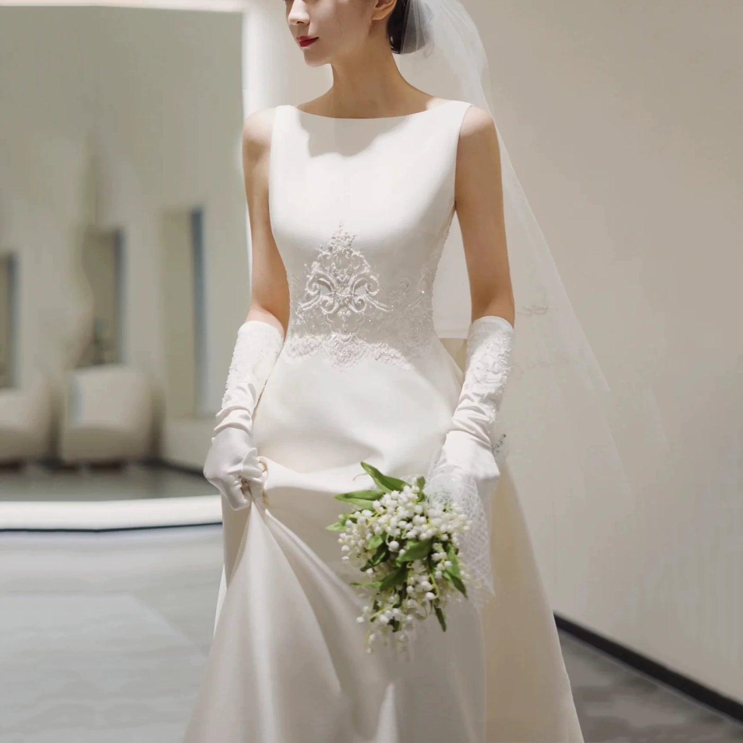 French Style Jewel Neck Wedding Dress With Veil Appliques A-Line Bridal Dress With Train AP7012