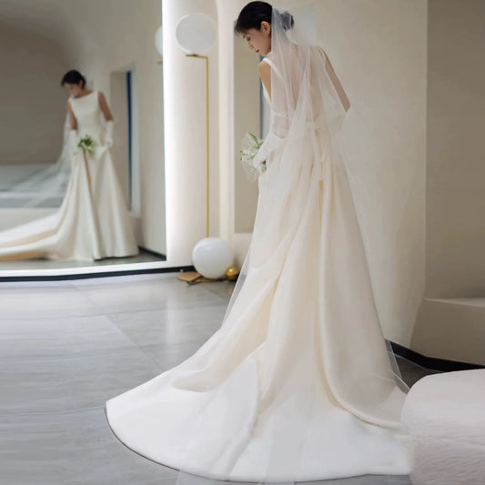 French Style Jewel Neck Wedding Dress With Veil Appliques A-Line Bridal Dress With Train AP7012