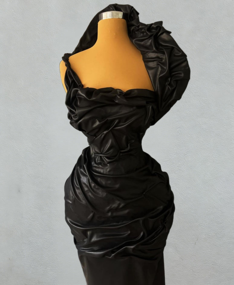 Gothic-Style Sheath Spaghetti Strap Evening Dress Black Ruched Prom Dress AP6110