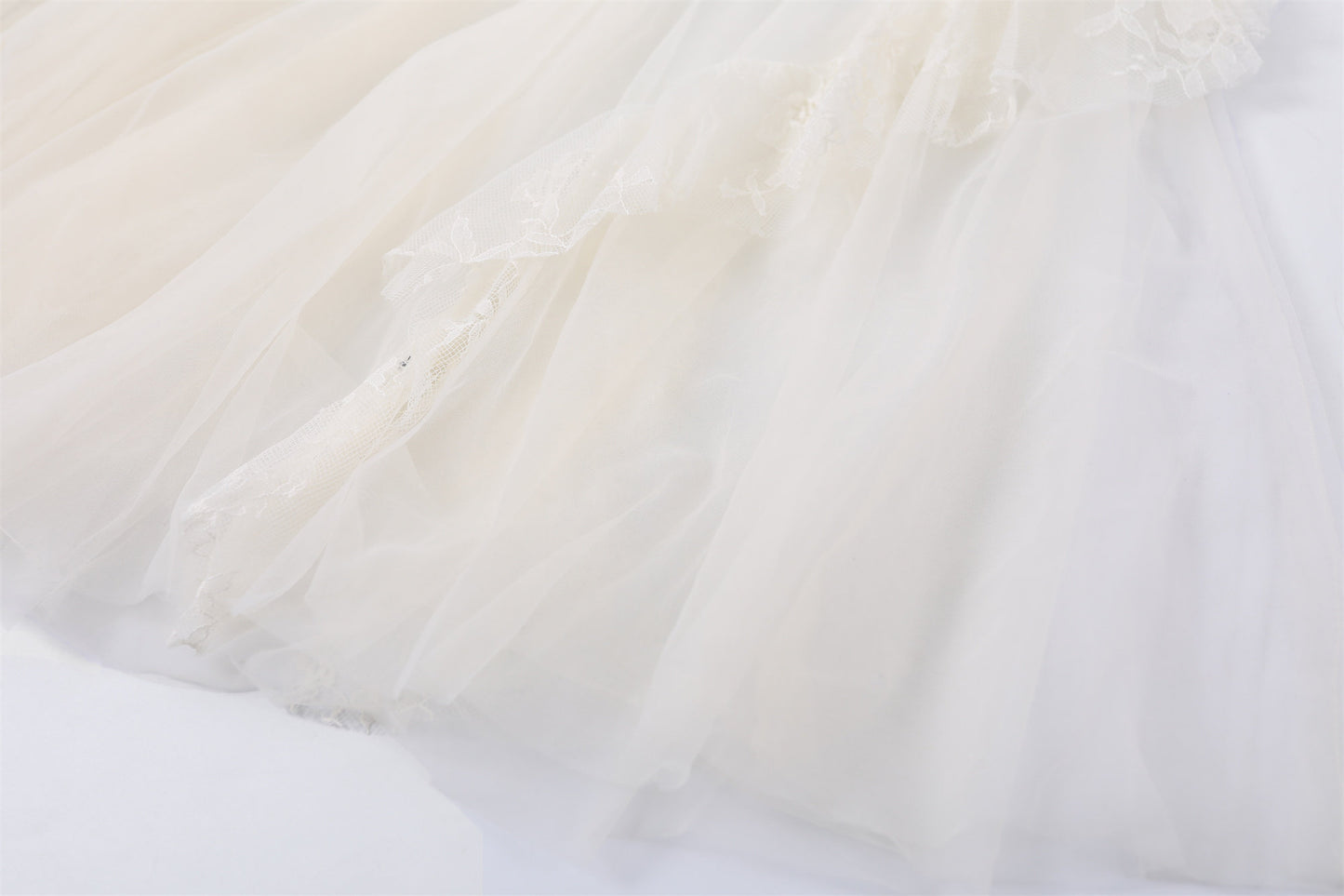 Minimalist Smocked Spaghetti Strap Top Tiered Maxi Skirt Ethereal Cream Lace Tulle Set A-Line Long Dress AP6764