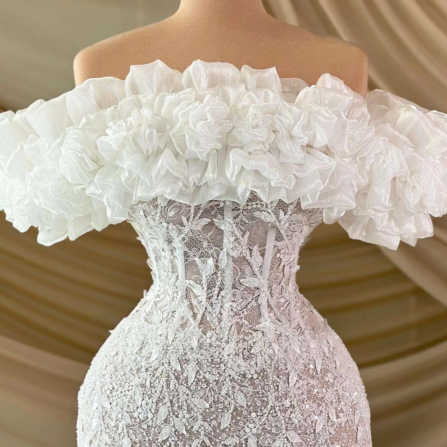 Cozy 3D Appliques Mermaid Wedding Dress Off-Shoulder Bridal Outfit Lace Sequins Bridal Dress AP6813