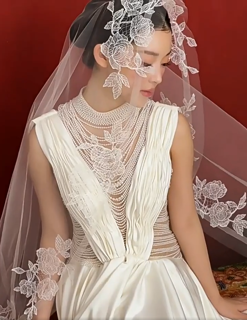 Romantic High Collar Ruffled Wedding Dress Beading A-Line Bridal Gown AP6823