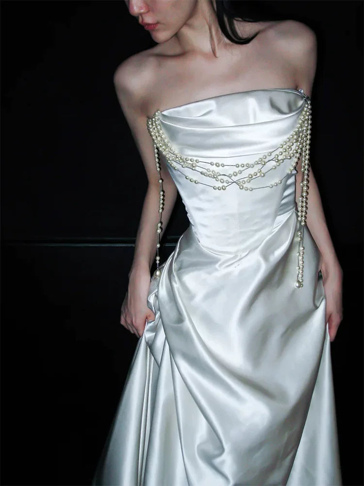Luxurious Strapless A-Line Wedding Dress Beading Satin Bridal Dress AP6827