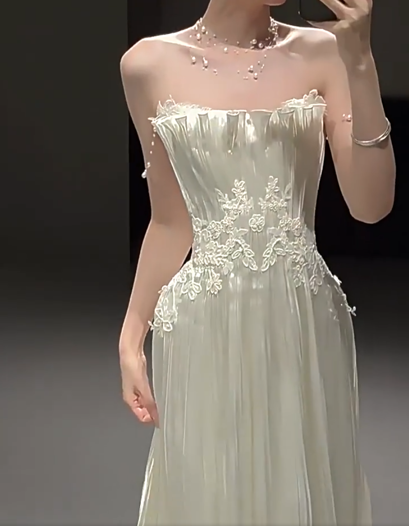 Lustrous Beading Off-Shoulder Pleated Wedding Dress Appliques A-Line Bridal Dress AP6901