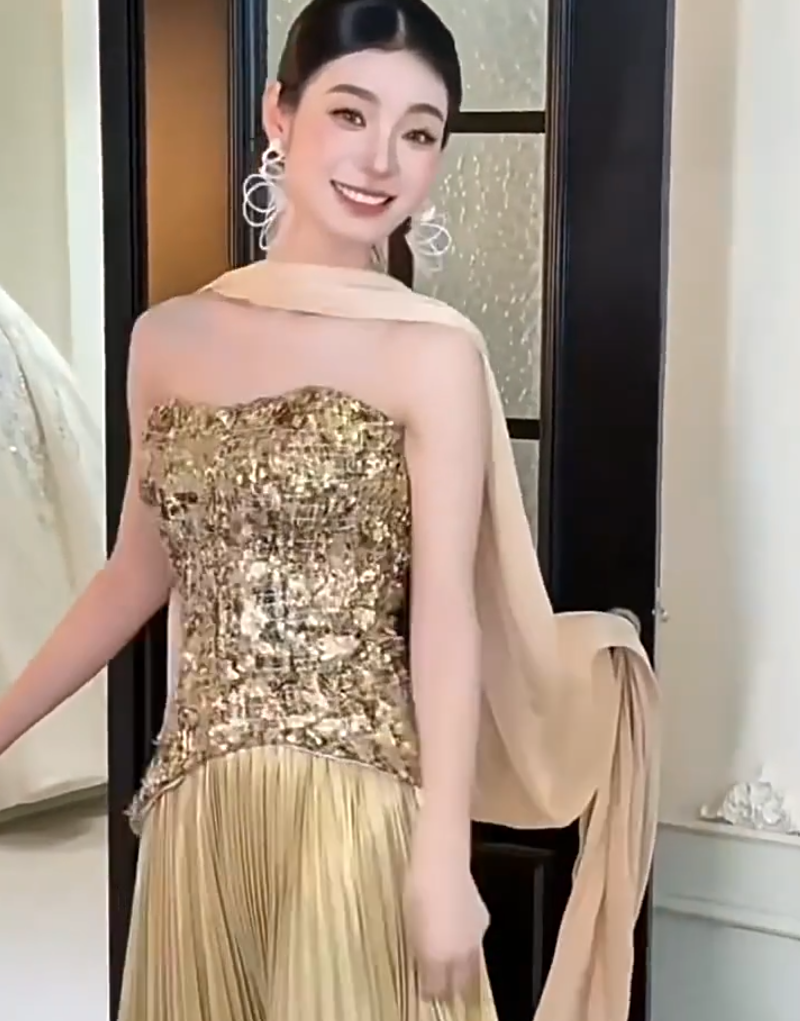 Retro Strapless A-Line Gold Prom Dress With Scarf Sequins Pleated Formal Dress AP7038