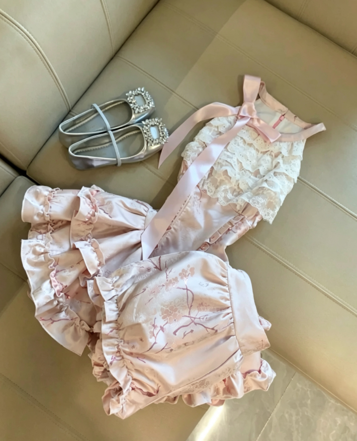 Romantic Light Pink Floral Print Halter Neck Bow Multi-Layer Lace Bodice Ruffle Hem Satin Short A Line Homecoming Dress AS1082