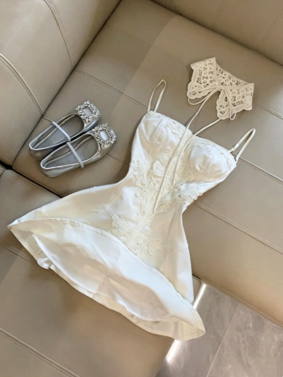 Gorgeous Ivory Spaghetti Strap Sweetheart Neck Floral Appliques Corset A‑Line Short Homecoming Dress AS2044