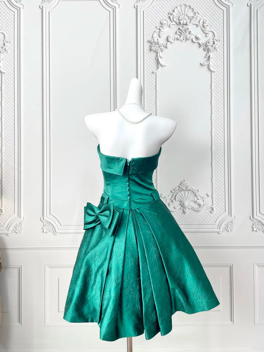 Stunning Emerald Jacquard Strapless Pleated A‑Line Short Homecoming Dress With Bows AS2401