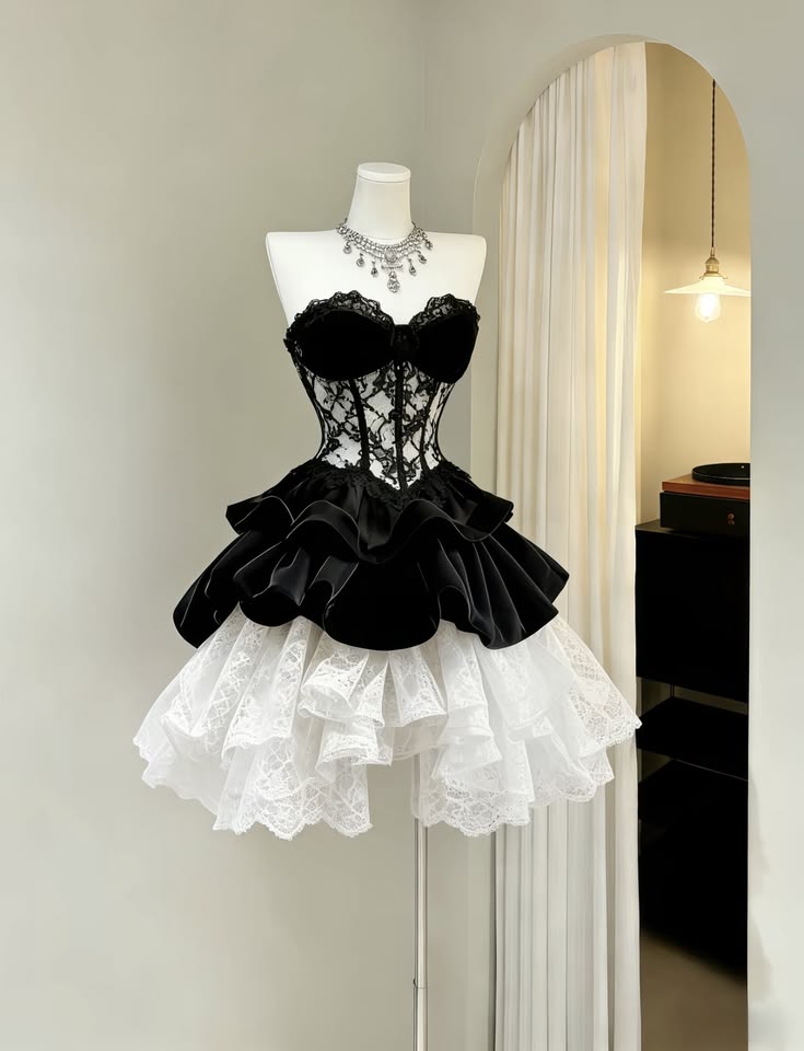 Dramatic Black White Lace Sweetheart Corset Ruffled Tiered A Line Short Homecoming Dress AS2555