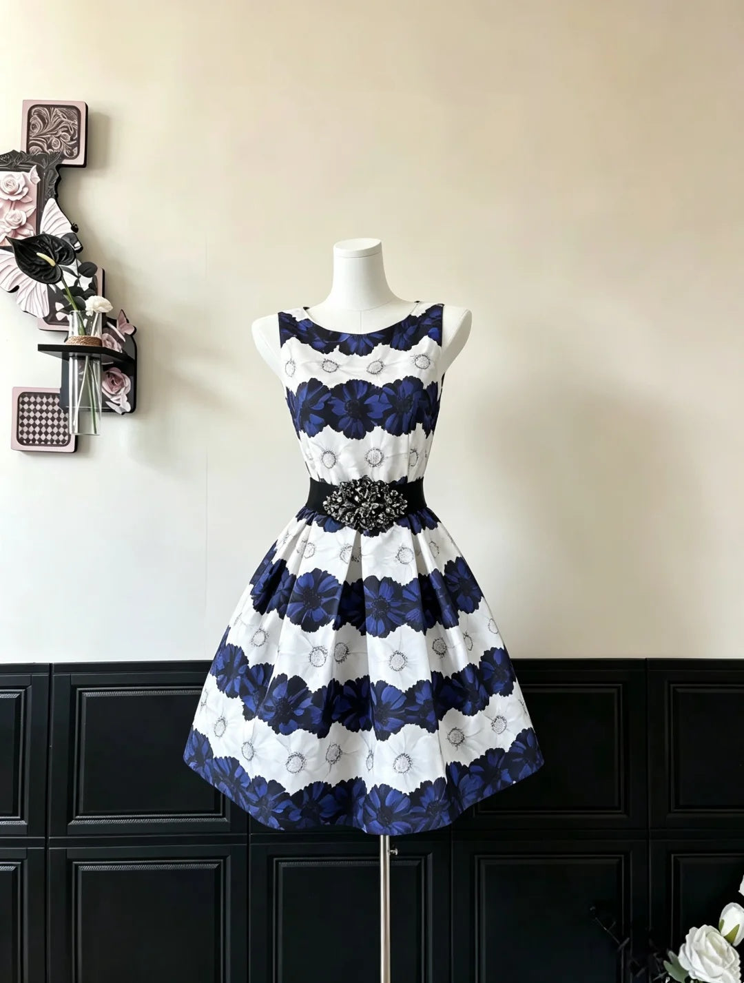 Chic White Navy Floral Print Sleeveless Round Neck Beaded Belt A-line Short Homecoming Dress AS3123