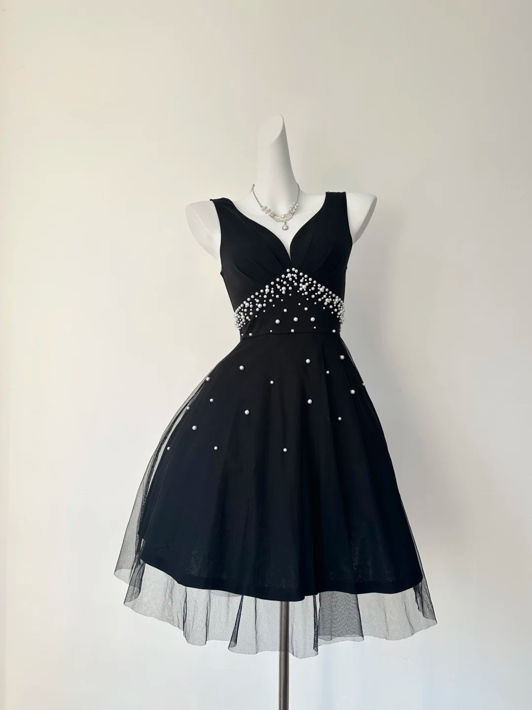 Glam Black Sleeveless V-Neck Pearl Beaded A-line Short Homecoming Dress AS3206