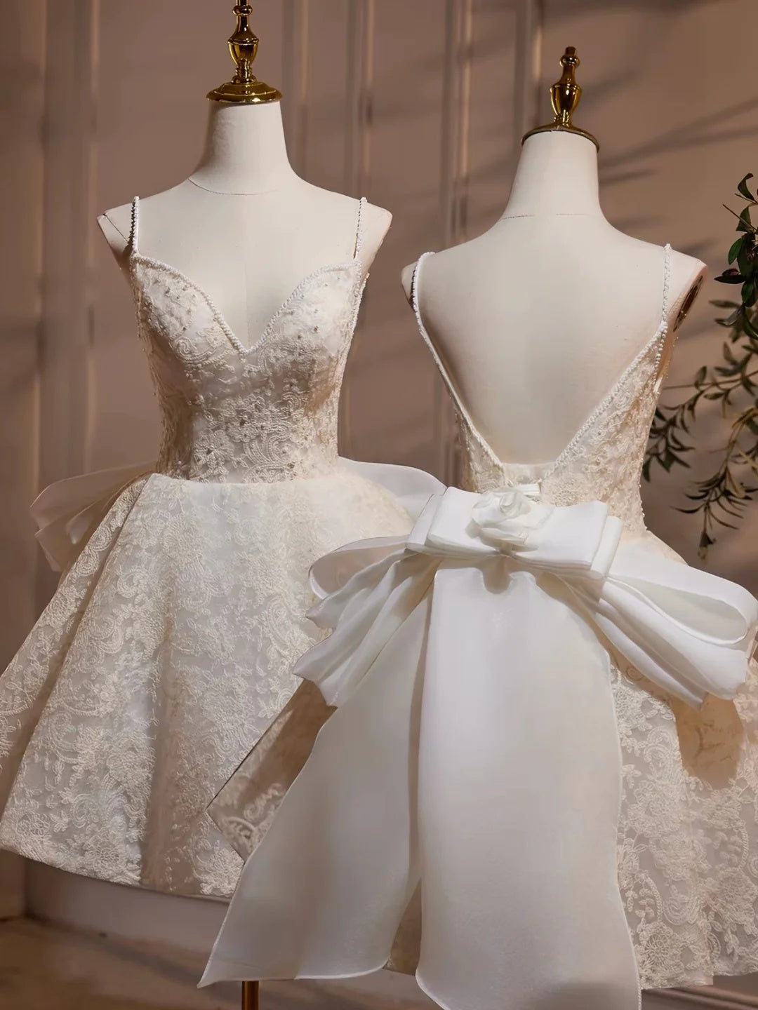 Exquisite Ivory Spaghetti Strap V-Neck Beaded Lace A Line Short Wedding Birthday Dress Homecoming Dress With Giant Back Bow AS3253