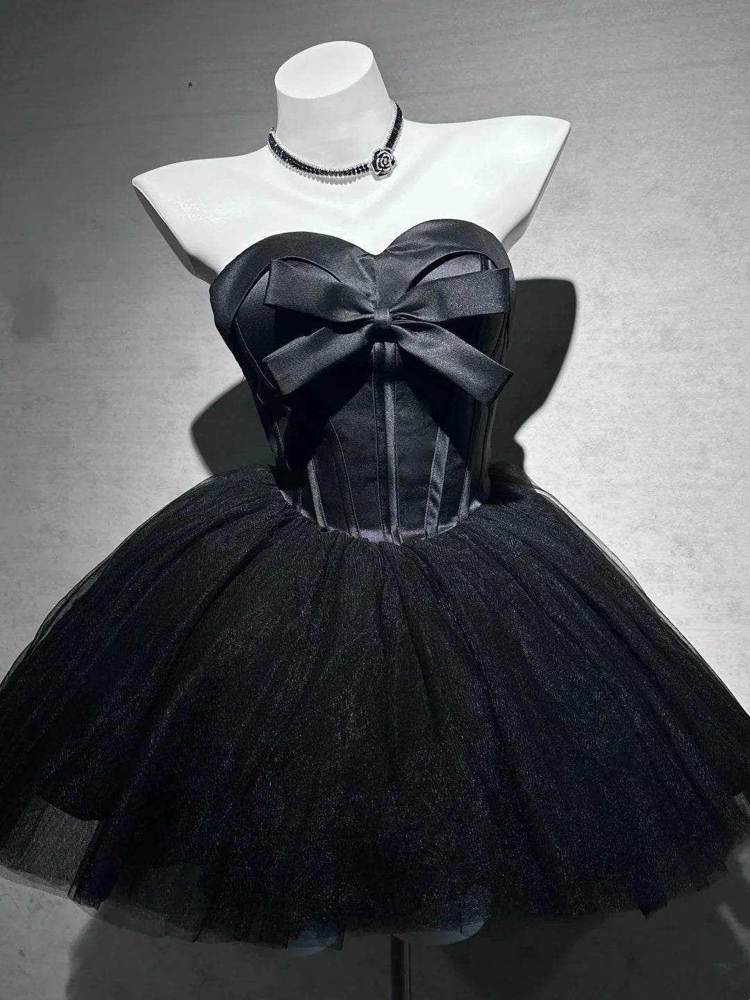 Chic Black Strapless Sweetheart Satin Bow Corset Tulle A Line Short Homecoming Dress Birthday Dress AS3534
