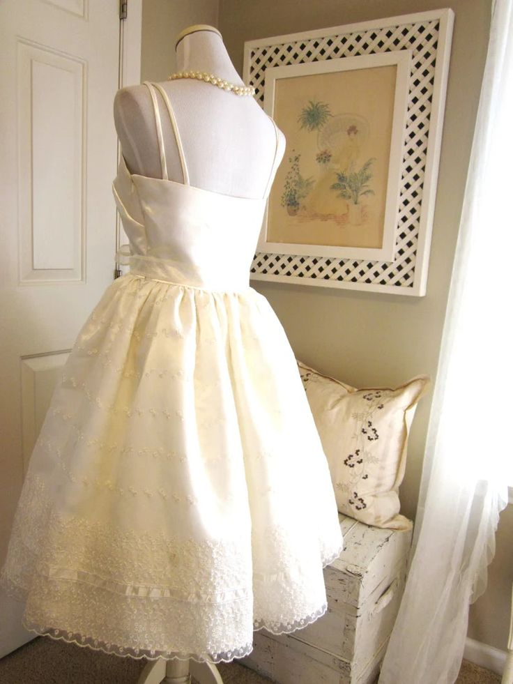 Vintage Ivory Square Neck Spaghetti Straps A Line Midi Homecoming Dress With Lace Trim & Bow Waist AS666