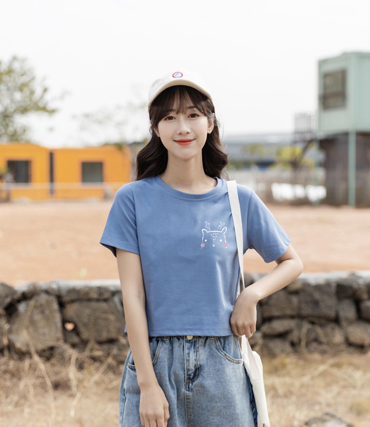 Cute Cat Round Neck Short-sleeved New Fashion T-shirt AP00097