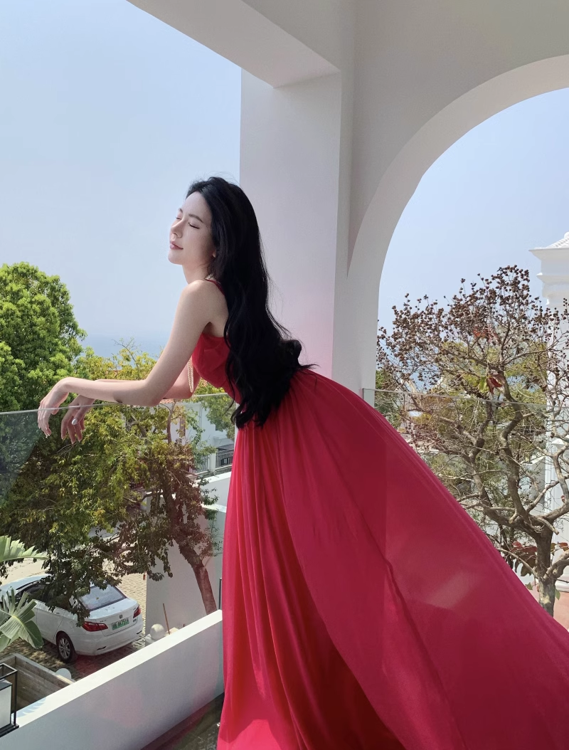 New Elegant Stylish Rose Red High-waisted Spaghetti Strap Dress AP0236