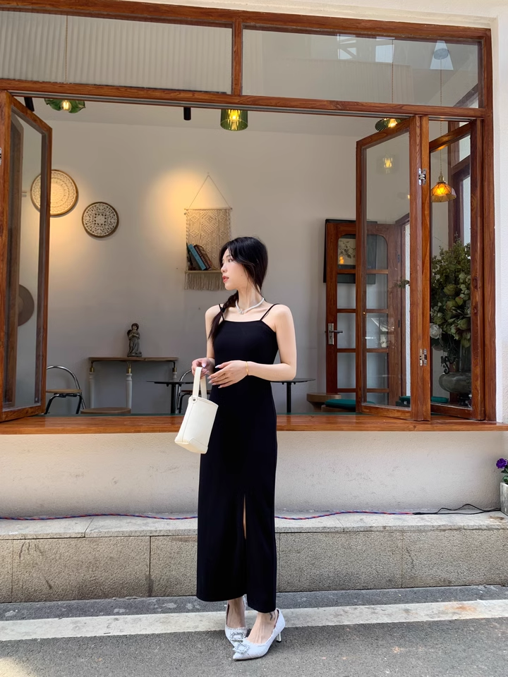 Elegant Fashion Black Sleeveless Spaghetti Strap Dress  AP0251