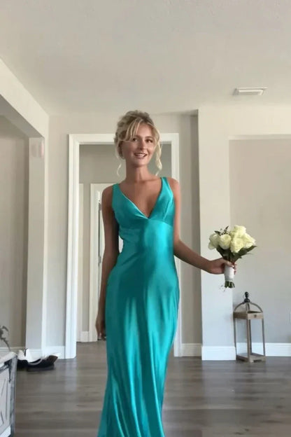 Charming Mermaid V Neck Green Long Prom Dress with Open Back AD062