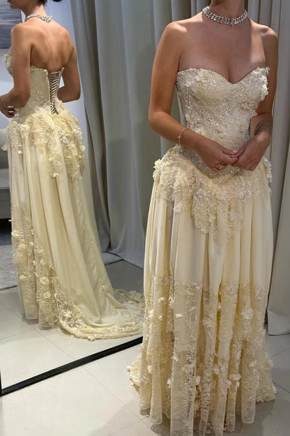 Vintage-Inspired Sweetheart Yellow Lace Prom Gown With Structured Bodice AD097
