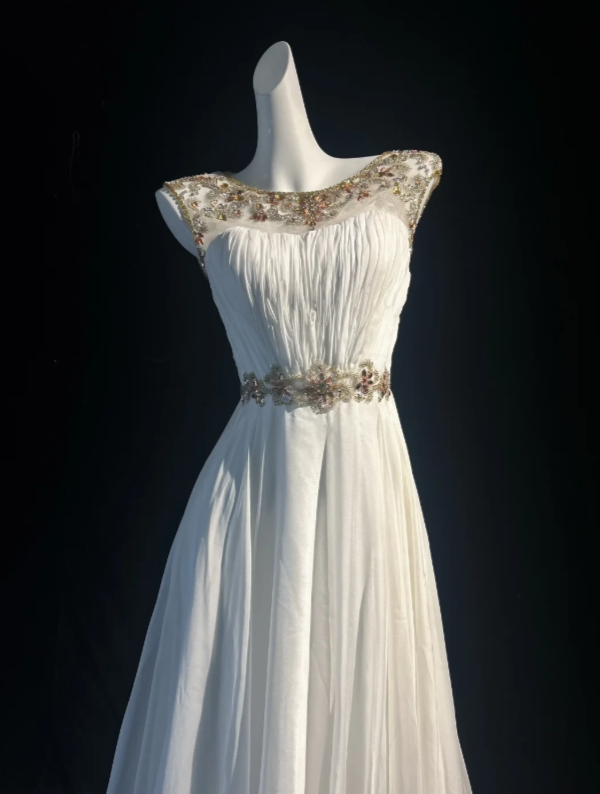 Elegant White Boat Neck Sleevelss Beaded Chiffon A-Line Long Prom Dress AD1029