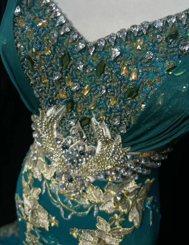 Stunning Teal Sleeveless V Neck Rhinestone Beaded Bodice Floral Lace Appliques Mermaid Train Prom Dress AD1037