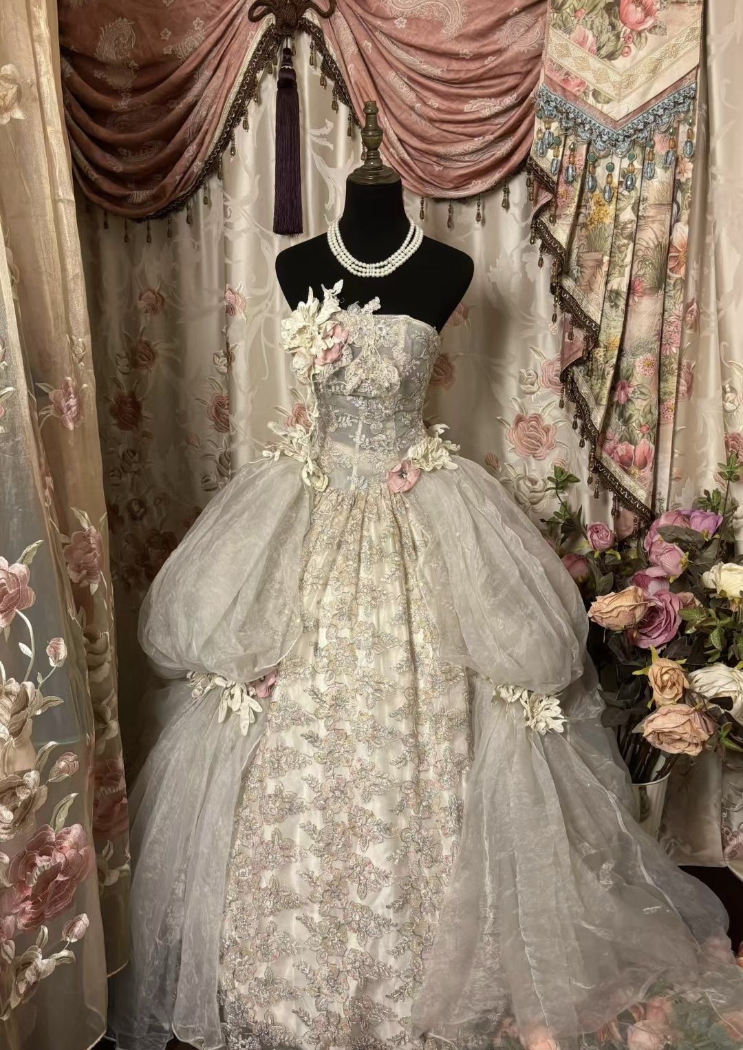 Exquisite Ivory Strapless 3D Floral Appliques Corset Lace Embroidery Puffy Bubble Tulle Ball Gown Long Prom Dress AD1151