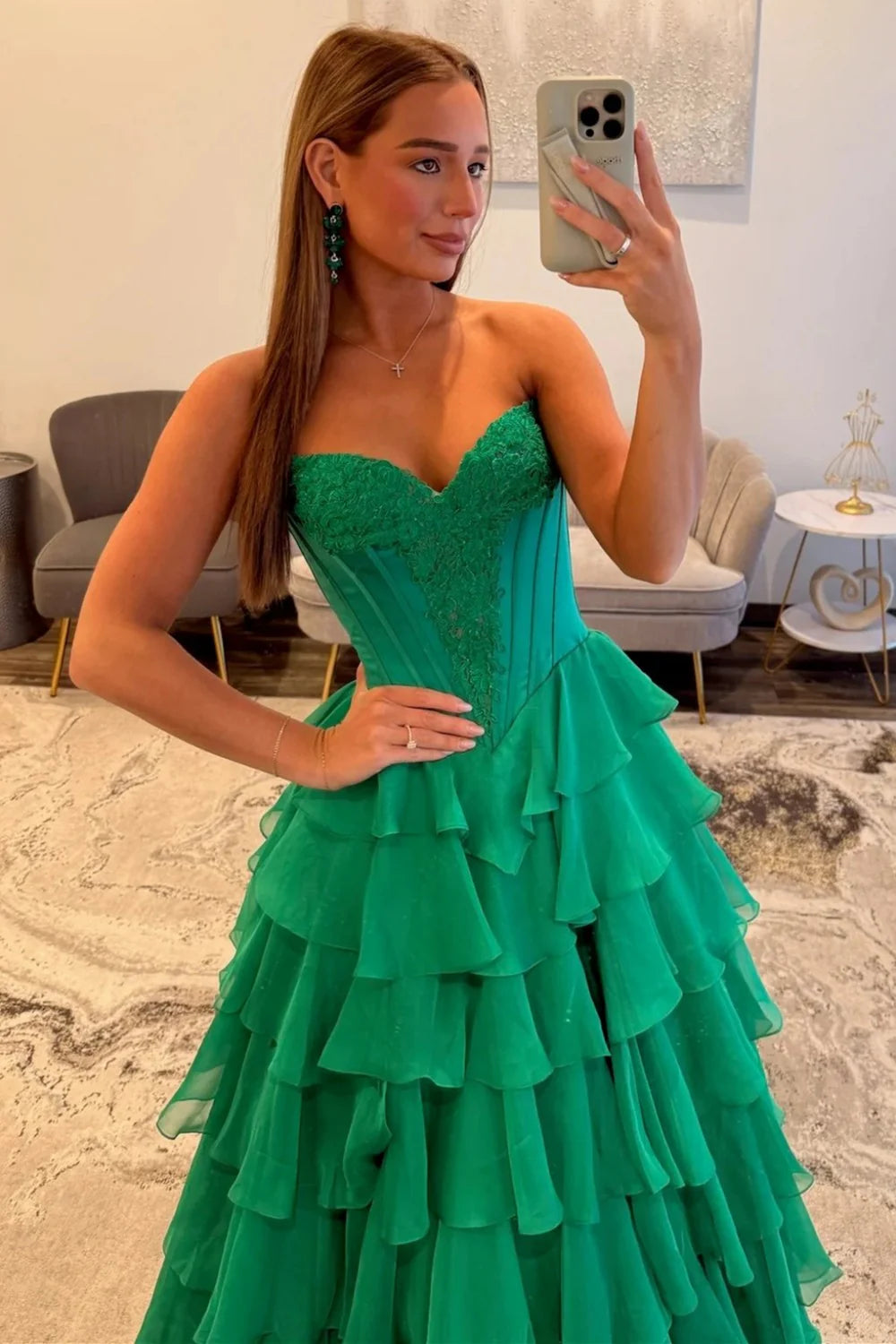 Emerald Green Sweetheart Corset Prom Dress With Tiered Ruffles And High Slit AD139