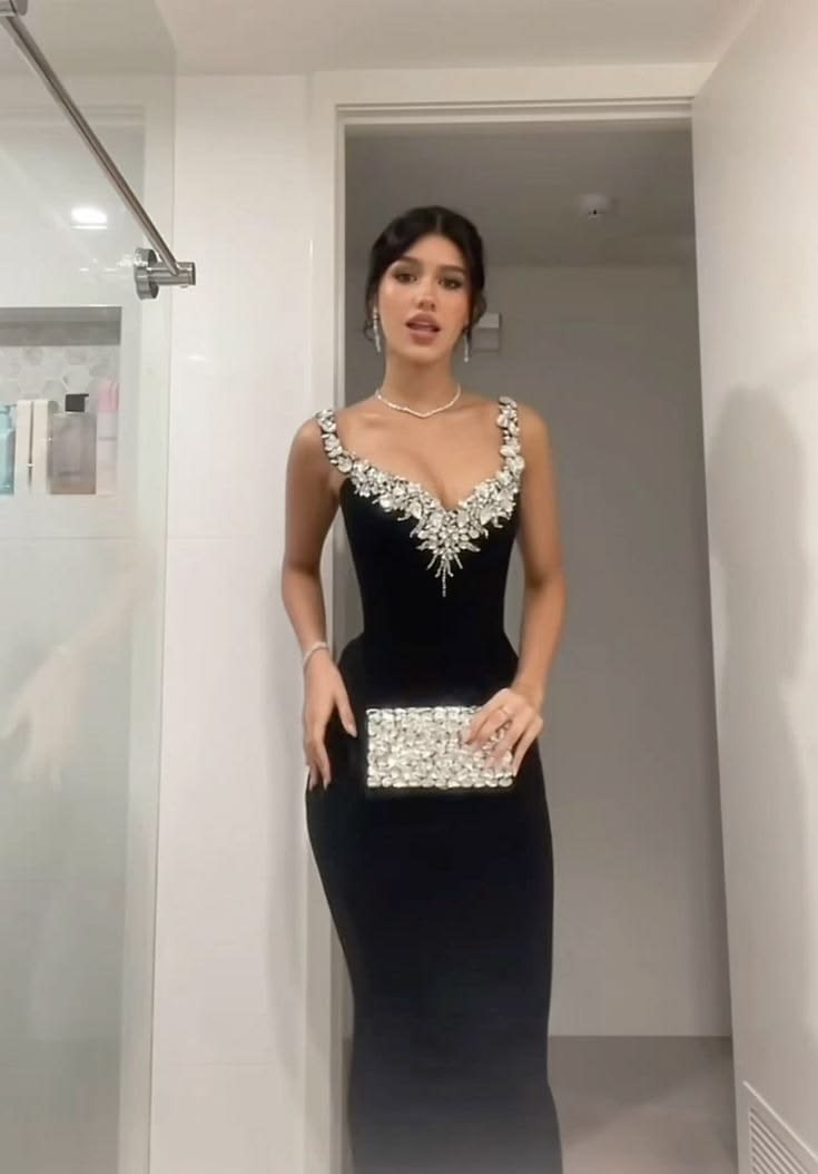 Glam Black V Neck Straps Rhinestone Beaded Long Mermaid Prom Dress AD1459