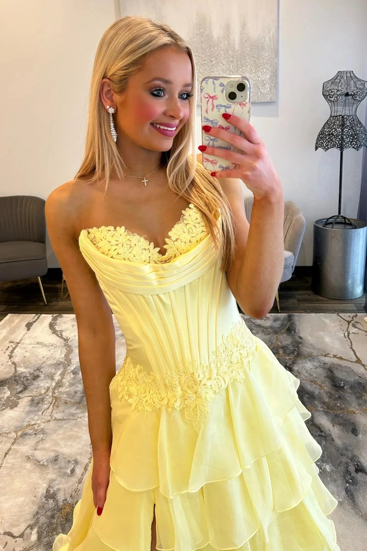 Lovely Sweetheart A-Line Corset Ruffle Prom Dress With High Slit And Appliques AD157