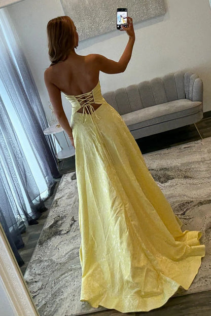 Elegant Yellow Sweetheart Jacquard Prom Dress With Front Cutout Detail AD178