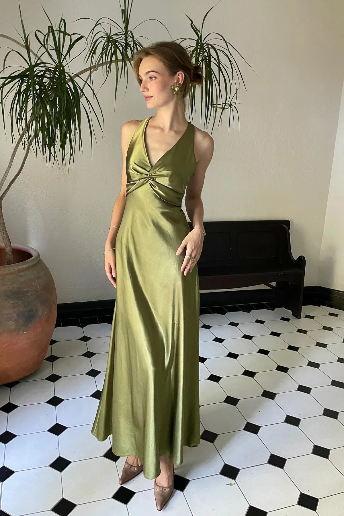 Elegant Mermaid Satin V Neck Prom Dress With Ruched Bodice AD189