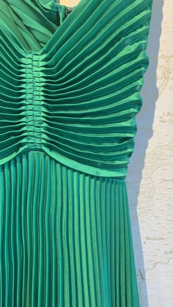 Stylish A Line Halter Neck Green Long Party Dress With Keyhole AD341