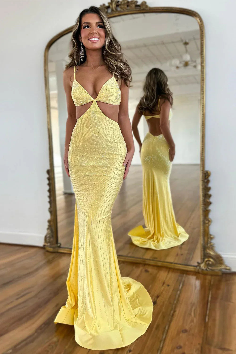 Stylish Mermaid Prom Dress With Glitter Finish Spaghetti Straps Keyhole Back And Beading AD348