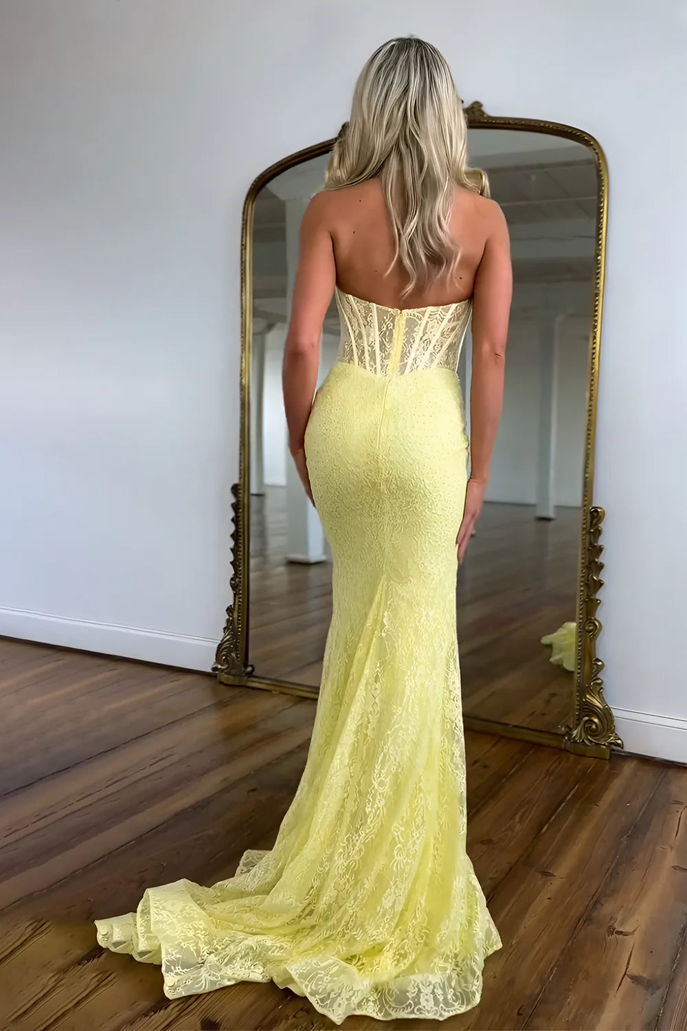 Lovely Yellow Lace Mermaid Prom Dress With V-Neck And Backless Design AD670