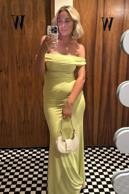 Sleek Pastel Yellow Off-Shoulder Mermaid Silhouette Prom Dress AD689