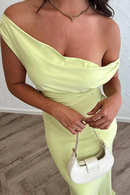 Sleek Pastel Yellow Off-Shoulder Mermaid Silhouette Prom Dress AD689