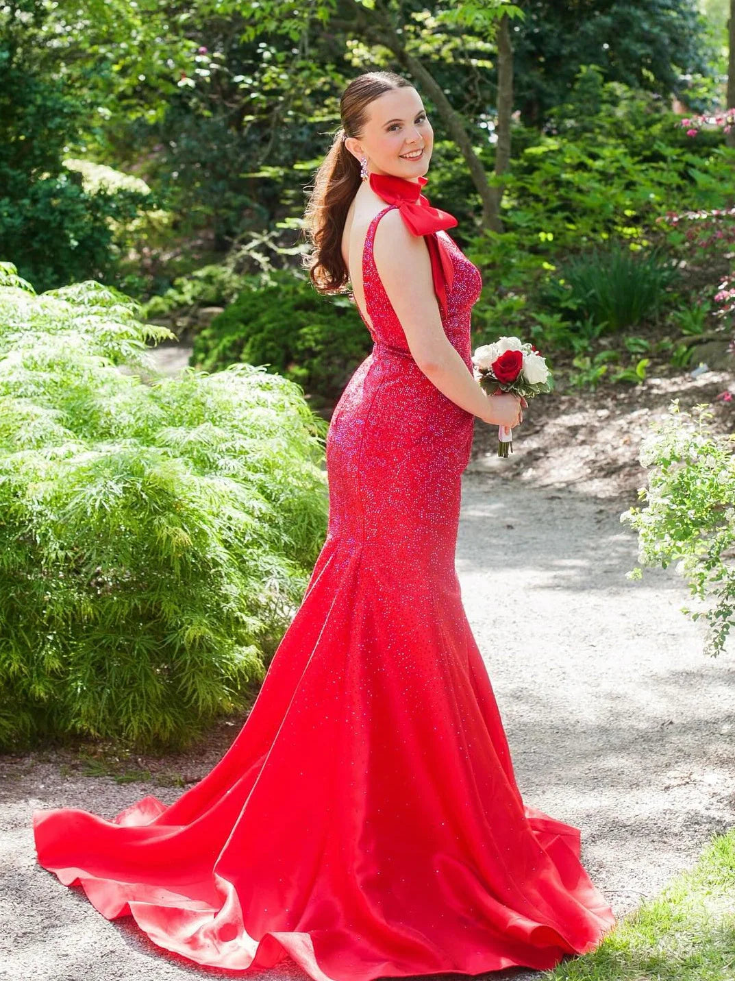 Charming Mermaid V-Neck Yellow Long Beaded Prom Dress With Bowknot AD787