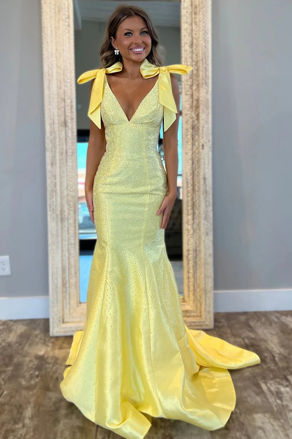 Charming Mermaid V-Neck Yellow Long Beaded Prom Dress With Bowknot AD787