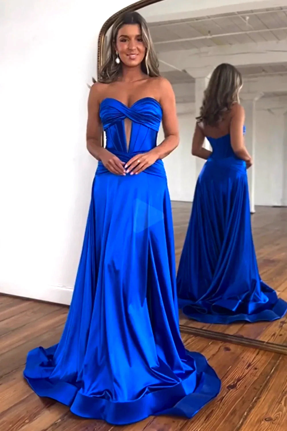 Royal Blue Satin Prom Dress Featuring A Sweetheart Neckline And A-Line Shape AD791