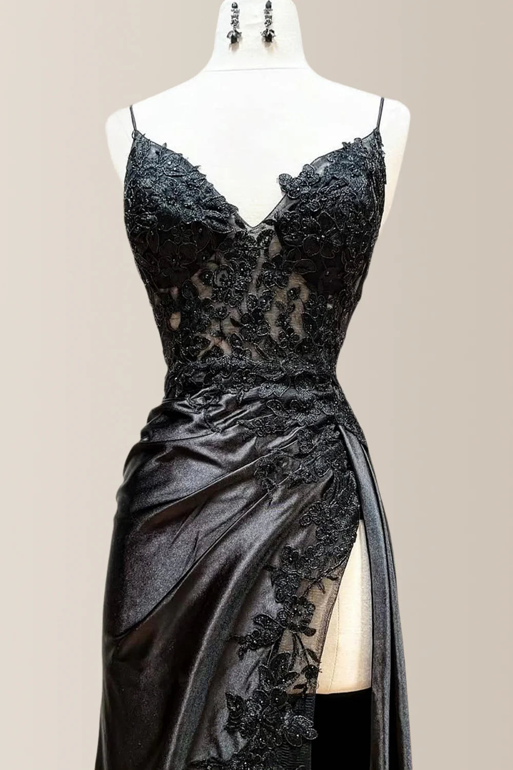 Chic Black Mermaid Spaghetti Straps Lace Up Satin Prom Dress With Appliques AD813