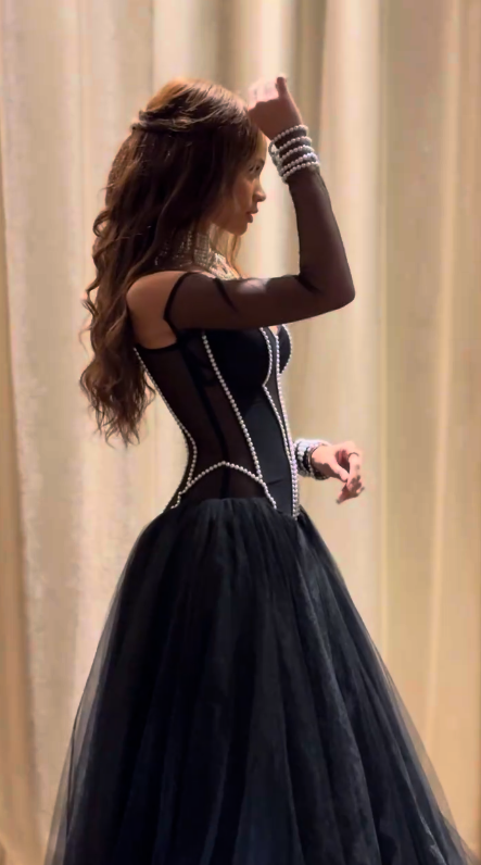 Luxurious Black Tulle Strapless Ball gown With Pearls Corset Bodice Prom Dress AD816