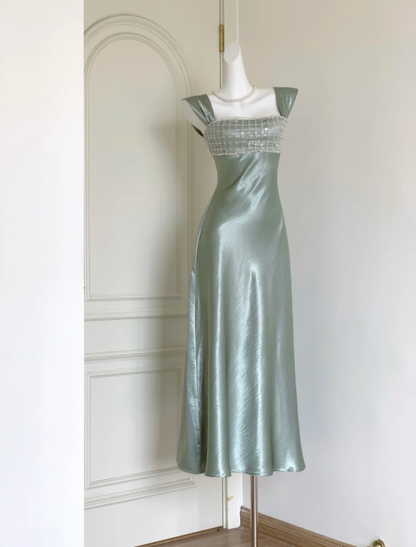 Elegant Lilac Square Neckline Sheath Prom Dress With Beaded Embellished Bust AD840