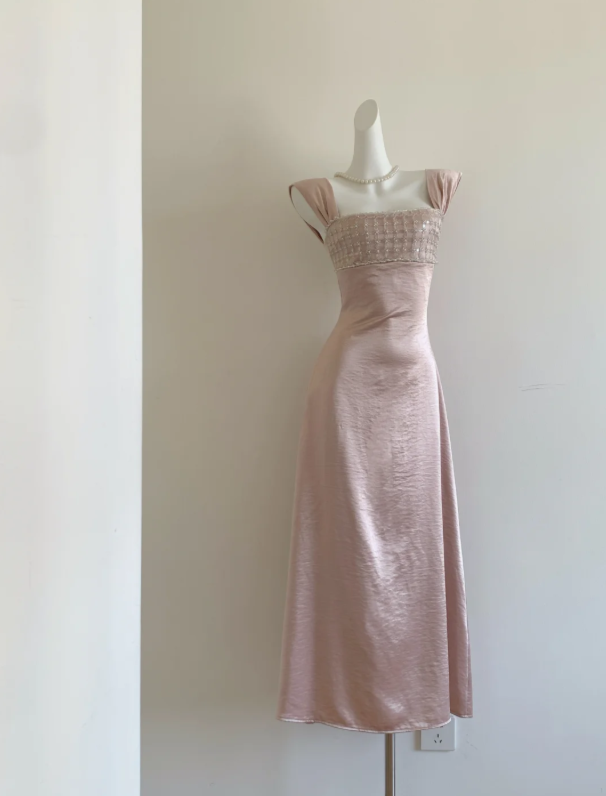 Elegant Lilac Square Neckline Sheath Prom Dress With Beaded Embellished Bust AD840